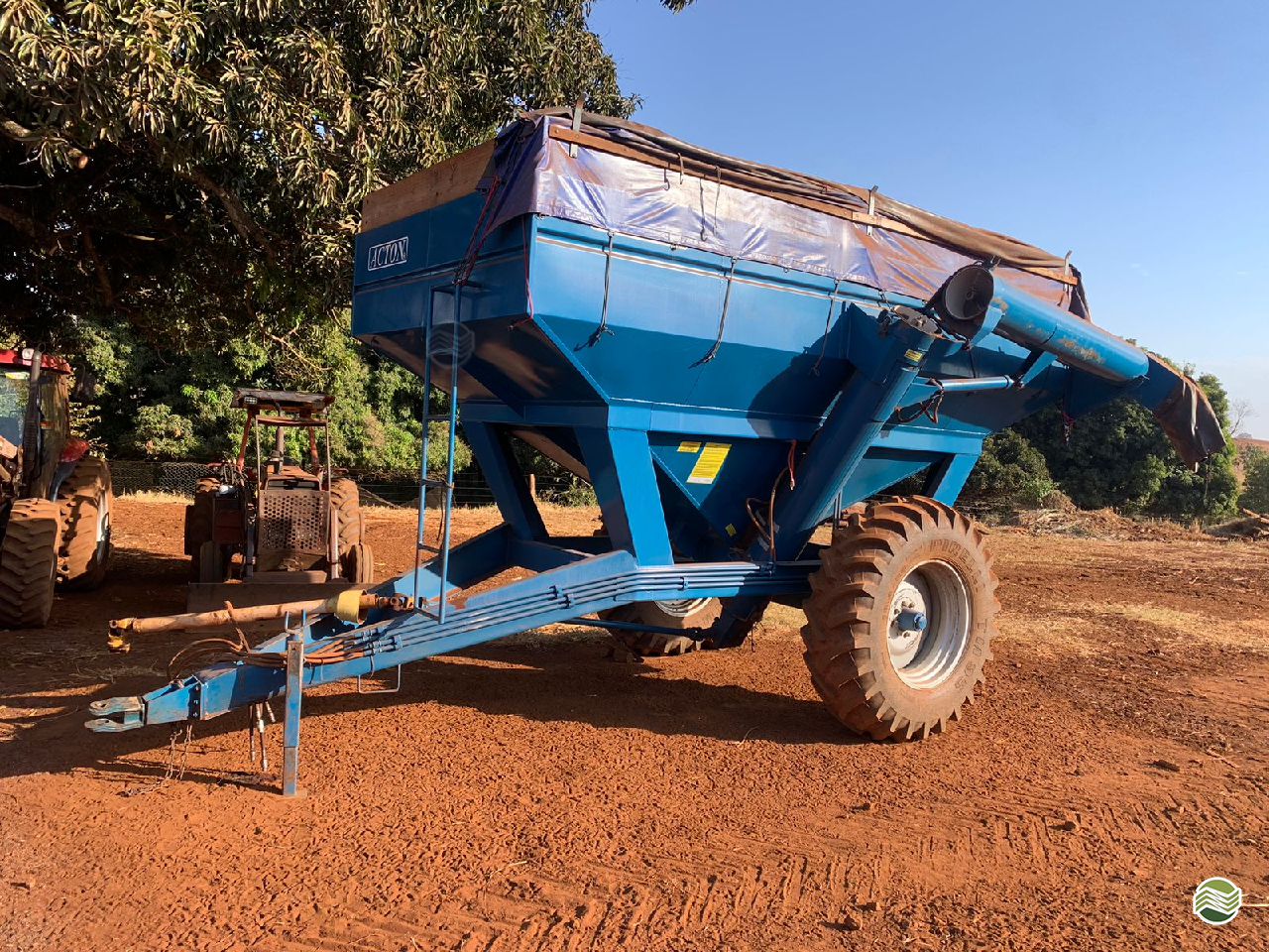 IMPLEMENTOS AGRICOLAS CARRETA BAZUKA GRANELEIRA 12000 Marcão Tratores UBERABA MINAS GERAIS MG